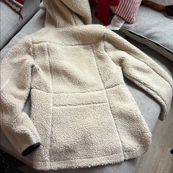 L.L. Bean Cream Teddy Jacket 
Ll bean mountain pile fleece coat - Picture 5 of 6